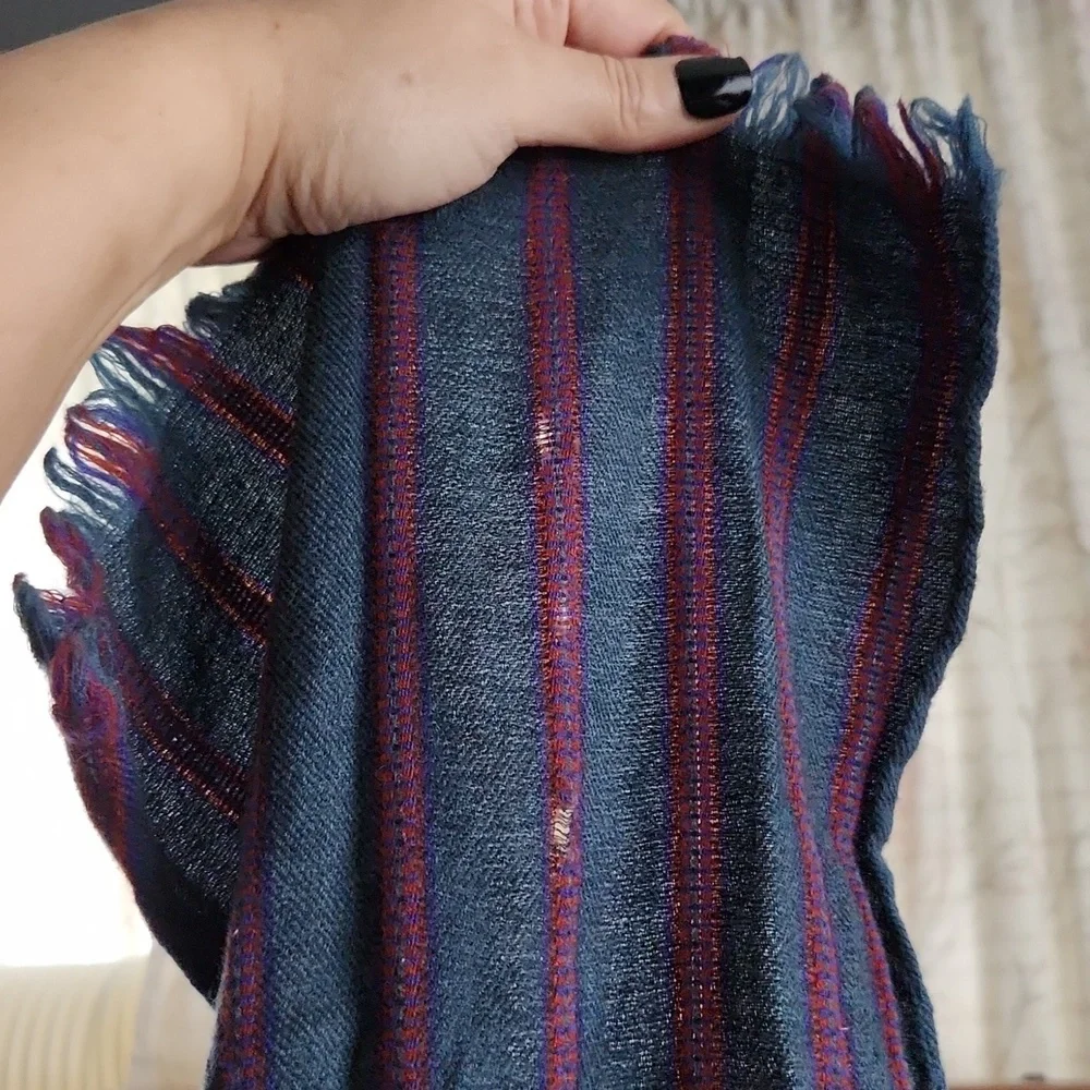 Vintage Bananna Replublic scarf‎ w/ flaws